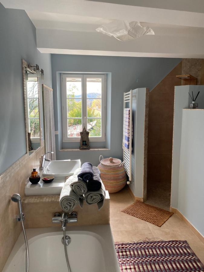 La Belle Etoile Chambres Roaix Екстериор снимка